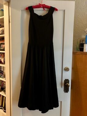 Sleeveless Black Cotton Maxi Dress with Adjustable Skirt